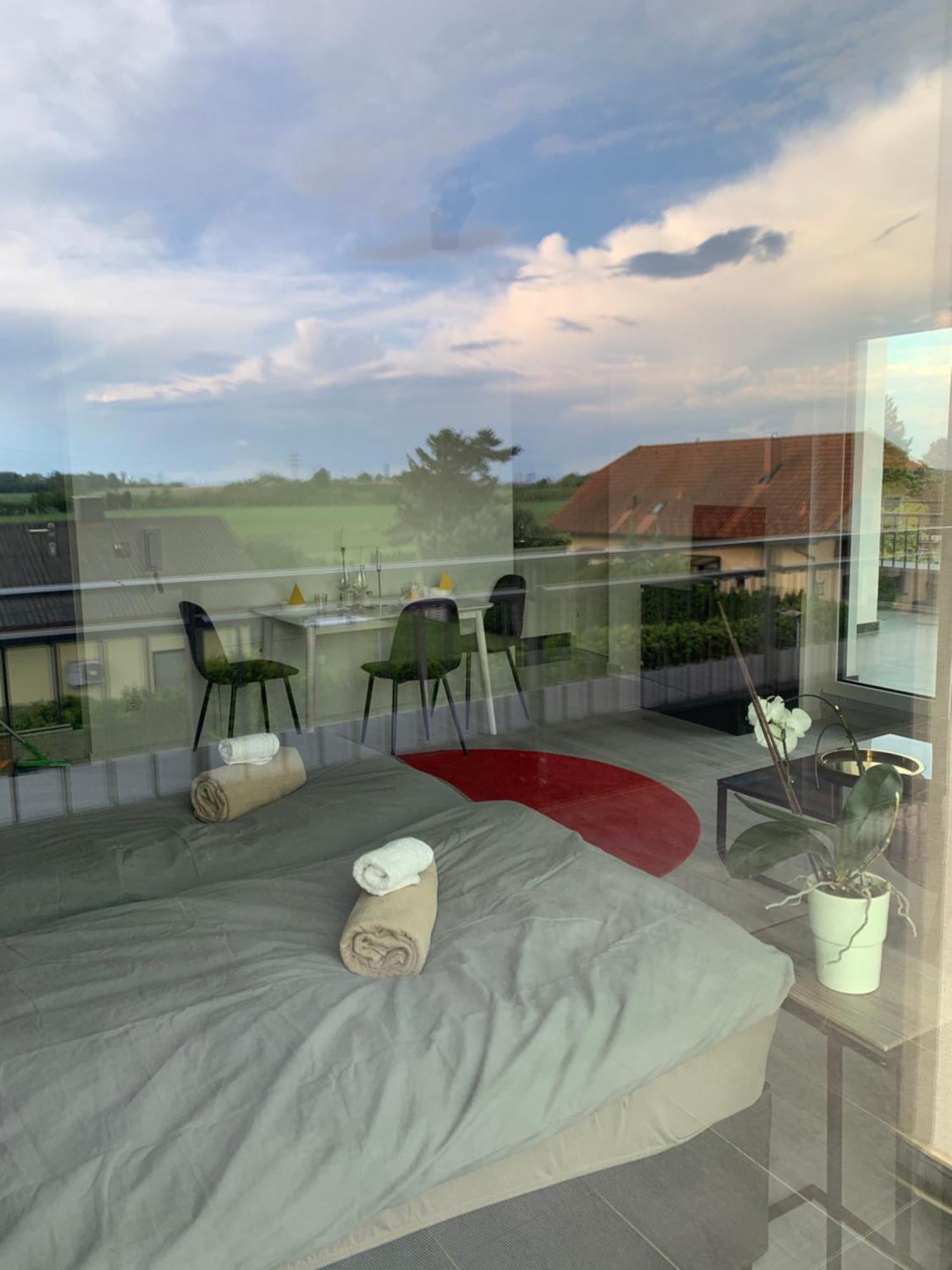 Weisses Haus Apartment เกราสดอร์ฟไบวีน ภายนอก รูปภาพ