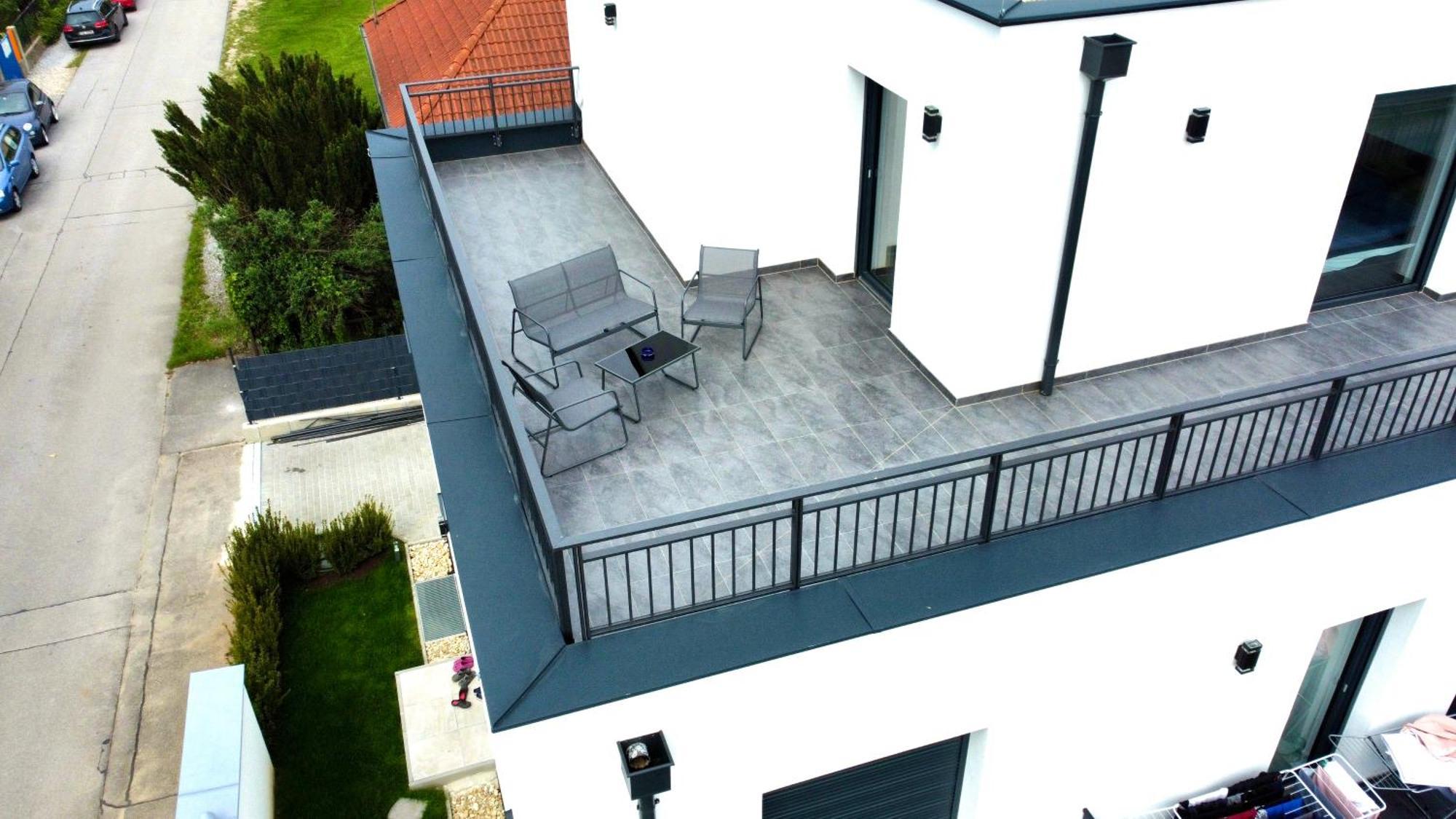 Weisses Haus Apartment เกราสดอร์ฟไบวีน ภายนอก รูปภาพ